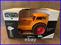 1/16 Country Classics Minneapolis Moline UDLX Comfort King With Cab Tractor