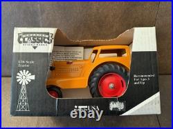 1/16 Country Classics Minneapolis Moline UDLX Comfort King With Cab Tractor