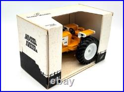 1/16 Minneapolis Moline G940 Wide Front Tractor