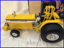 1/16 Minneapolis Moline G-1000 Vista Hull Pulling Team Tractor