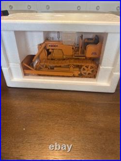 1/16 Minneapolis-Moline Two Star Crawler With Blade SpecCast Diecast, 233