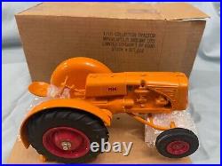 1/16 Minneapolis Moline UTS Tractor Limited Edition NIB Made by Spec-Cast
