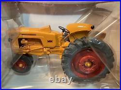 1/16 SpecCast Minneapolis Moline 445 Narrow Front Gas Tractor WithWheel WeightsNIB
