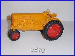 1/16 Vintage Minneapolis Moline UB Narrow Front Tractor! Super Nice Original