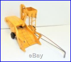 1/25 Slik Minneapolis-Moline #69 Toy Tractor Pull Type Combine