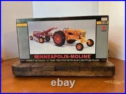 2008 MINNEAPOLIS MOLINE U TRACTOR WithM-M 3 BOTTOM PLOW 1/16 SCALE (NRFB)
