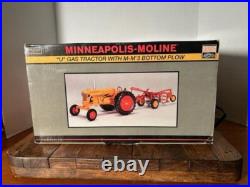 2008 MINNEAPOLIS MOLINE U TRACTOR WithM-M 3 BOTTOM PLOW 1/16 SCALE (NRFB)