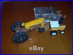Agco Minneapolis Moline Farm Toy Vehicle Used Tractor plus Toy Farmer G750 NIB