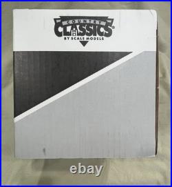 Country Classics Minneapolis Moline UDLX Comfort Cab, 1/16 scale NIB MINT