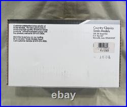 Country Classics Minneapolis Moline UDLX Comfort Cab, 1/16 scale NIB MINT