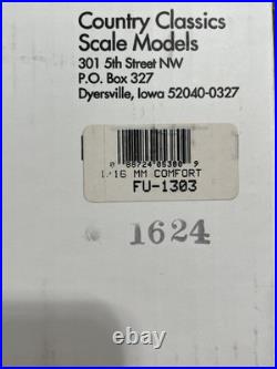 Country Classics Minneapolis Moline UDLX Comfort Cab, 1/16 scale NIB MINT