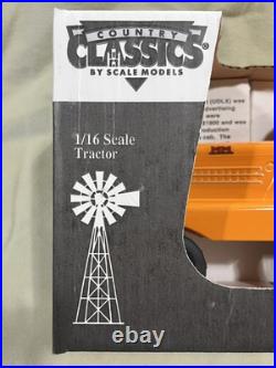 Country Classics Minneapolis Moline UDLX Comfort Cab, 1/16 scale NIB MINT