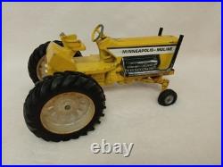 ERTL 1/16 Minneapolis-Moline Pulling Tractor
