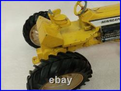 ERTL 1/16 Minneapolis-Moline Pulling Tractor