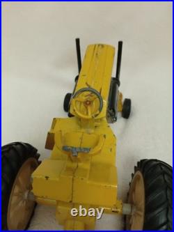 ERTL 1/16 Minneapolis-Moline Pulling Tractor