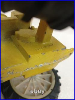 ERTL 1/16 Minneapolis-Moline Pulling Tractor