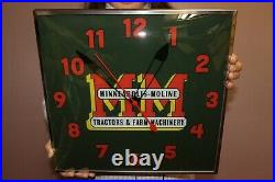 MINNEAPOLIS-MOLINE Tractors & Farm Machinery 15 Lighted Pam Clock Gas Oil Sign
