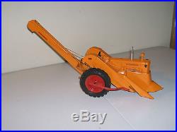 Minneapolis Moline White Oliver Agco Farm Toy Tractor Ub With Mounted Picker 11
