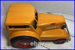 MM Minneapolis Moline UDLX Comfort King Die Cast Tractor/Car 857 1984