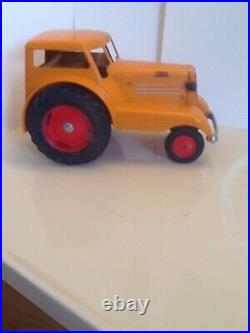 Minneapolis Molene Toy Tractor 1/16 Orange Color