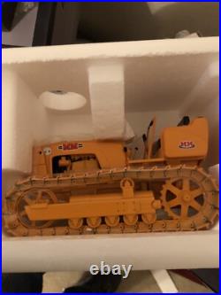 Minneapolis Moline 2 star crawler tractor 116 Read Description Below