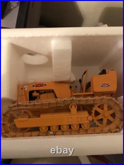 Minneapolis Moline 2 star crawler tractor 116 Read Description Below