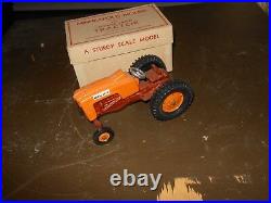 Minneapolis Moline 4 star Toy tractor (Oliver, White)(1/25) with box 1950's