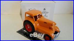 Minneapolis Moline Comfort UDLX 1/16 diecast tractor replica by Scale Models