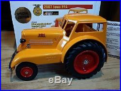Minneapolis Moline Comfort UDLX Tractor Collector Edition Scale Models 116