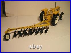 Minneapolis-Moline Farm Toy Tractor 1/16 G550 with MM Plow SHARP Set