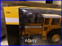 Minneapolis Moline G1000 Vista 2WD Tractor with Cab 1/16 Scale Spec-cast