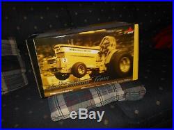 Minneapolis Moline G1000 puller toy tractor (White, Oliver) New in box