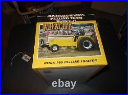 Minneapolis Moline G1000 toy tractor (White, Oliver) 1/16 RARE Wheatfed puller