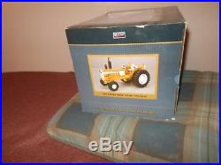Minneapolis Moline G955 toy tractor (White, Oliver) very detailed