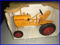 Minneapolis Moline Model V 1/16 DieCast Tractor Pioneer Collectibles NOS 1988