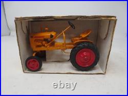 Pioneer Collectibles 1/16 Minneapolis Moline Model V Avery Farm Toy Tractor