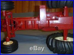 RARE Vintage Ertl MINNEAPOLIS MOLINE TRACTOR 1/16th Scale. Red and Very Clean