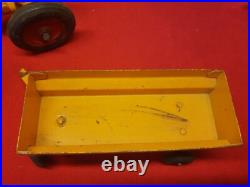 Rare VTG Minneapolis-Moline Scale Mod. 9960 R Tractor & Farm Wagon 1950 Yellow