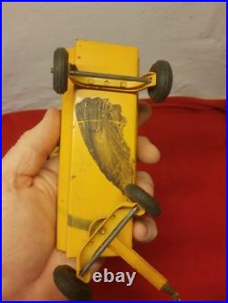 Rare VTG Minneapolis-Moline Scale Mod. 9960 R Tractor & Farm Wagon 1950 Yellow
