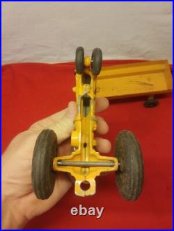 Rare VTG Minneapolis-Moline Scale Mod. 9960 R Tractor & Farm Wagon 1950 Yellow