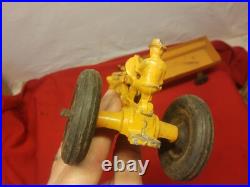Rare VTG Minneapolis-Moline Scale Mod. 9960 R Tractor & Farm Wagon 1950 Yellow