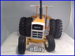Rare Vintage 1970s White Oliver Minneapolis Moline G1355 tractor Ertl MM toy