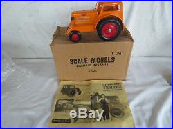 SCALE MODELS 1/16 MINNEAPOLIS MOLINE UDLX COMFORT TRACTOR FARM TOY withPAPERWORK