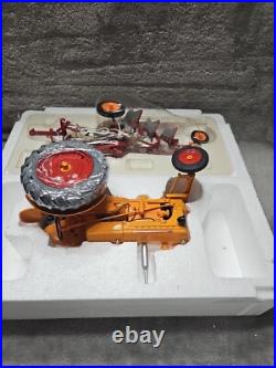 SpecCast 1/16 Minneapolis Moline U Gas Tractor With MM 3 Bottom Plow SCT 298