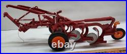 SpecCast 1/16 Minneapolis Moline U Gas Tractor With MM 3 Bottom Plow SCT 298