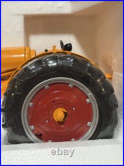 SpecCast Minneapolis Moline UTE LP-Gas Tractor 116 Diecast CLASSIC SERIES