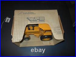 Spirit of Minneapolis Moline Toy tractor (Oliver, White)(1/16) new in box