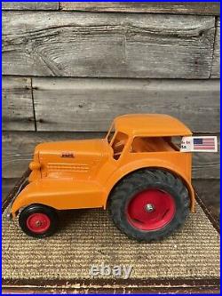 Vintage Minneapolis Moline UDLX Toy Tractor 1/16
